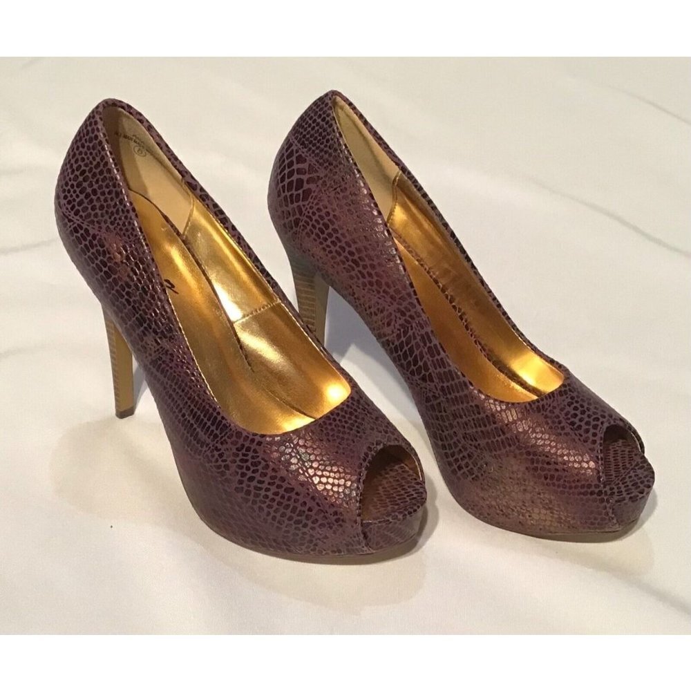 Damita K Womens Peep Toe Heels Elegant Classic Pumps Animal Print Purple Size 8